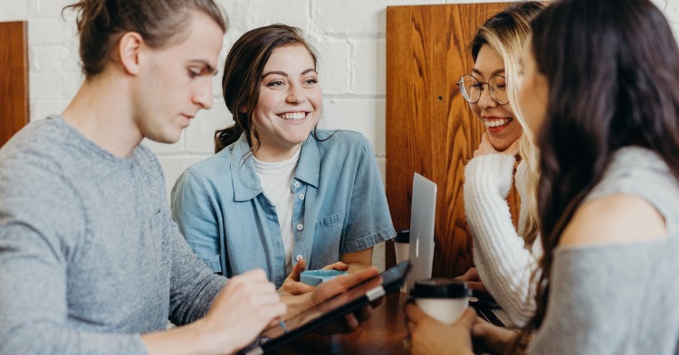 Apprendistato tra formazione accademica e competenze digitali